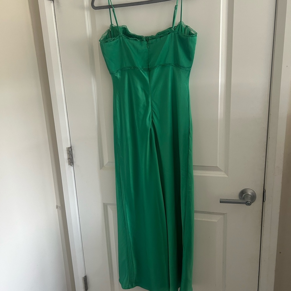Astr Vibrant Green Satin Dress - Picture 4 of 11